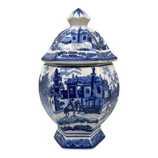 English Style Blue and White Hexagon Ginger / Temple Jar For Sale