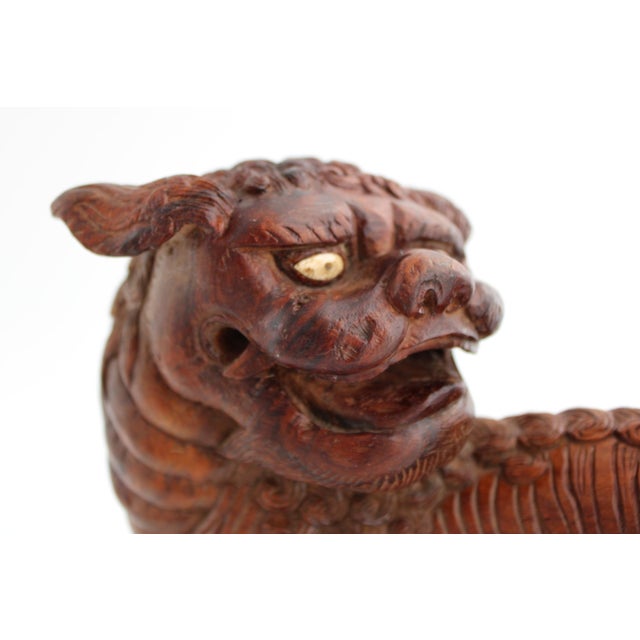 Asian Antique Antique Japanese Wood Shishi Foo Dog Lion Okimono Meiji Taisho Inlaid Eyes 10.5” For Sale - Image 3 of 7
