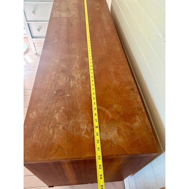 Wood Mid-Century Modern Harmon House Walnut 6-Drawer Dresser on Tapered Legs, Attributed For Sale - Image 7 of 8