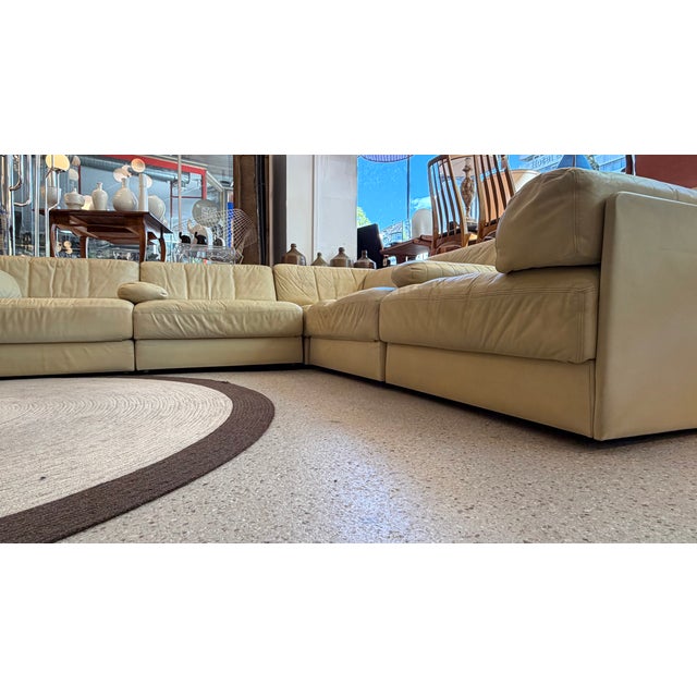 Modern DS76 Sofa Set in Cream-Colored Leather with Bed Function by de Sede, Switzerland, 1970s, Set of 5 For Sale - Image 3 of 11