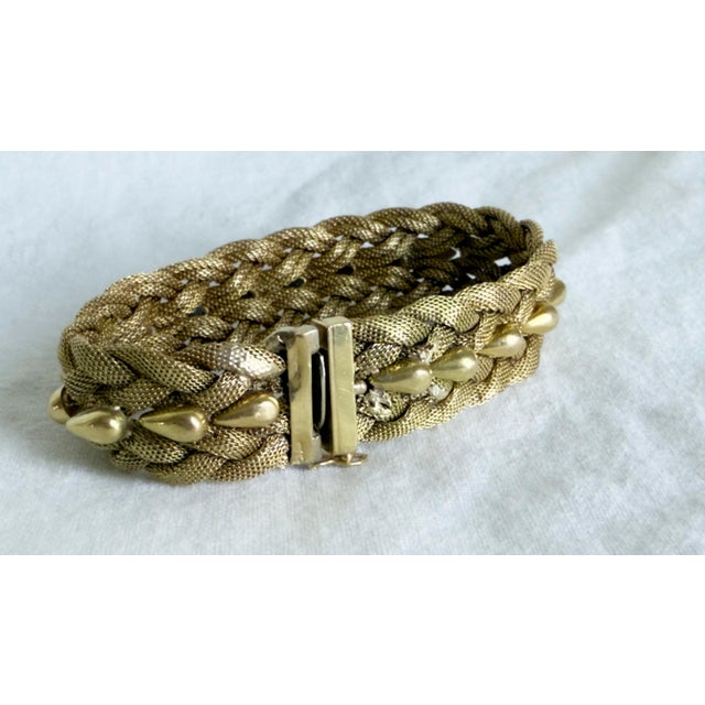 Vintage 1960s UnoAErre Italian 18k Solid Gold Braided Mesh Bracelet For Sale - Image 10 of 13
