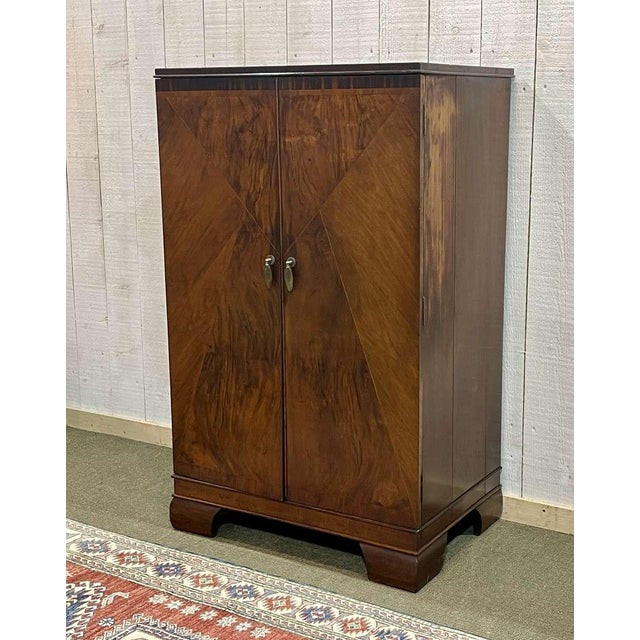 English Walnut Sideboard, 1930s For Sale - Image 17 of 18