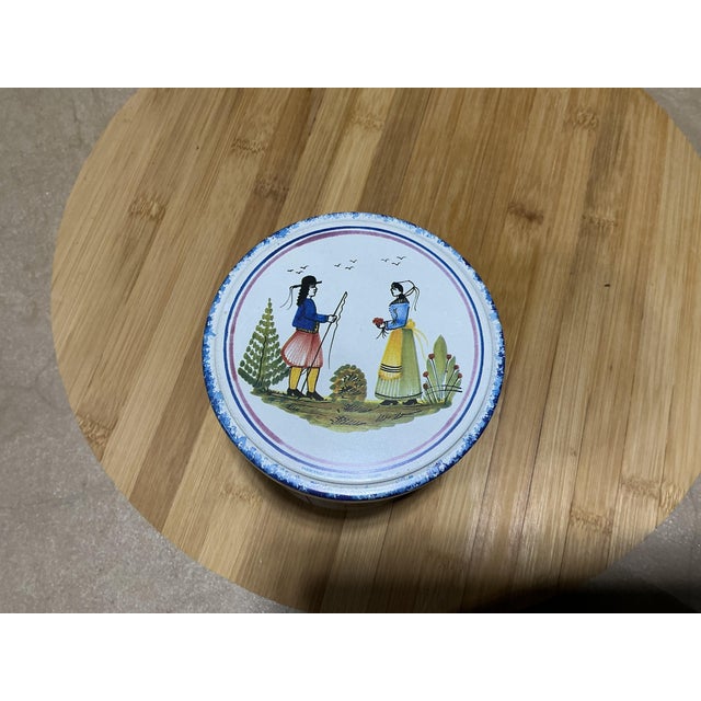 French Vintage French Hb Henriot Quimper Faience Shell Dish & Matching Massilly Tin Set For Sale - Image 3 of 13
