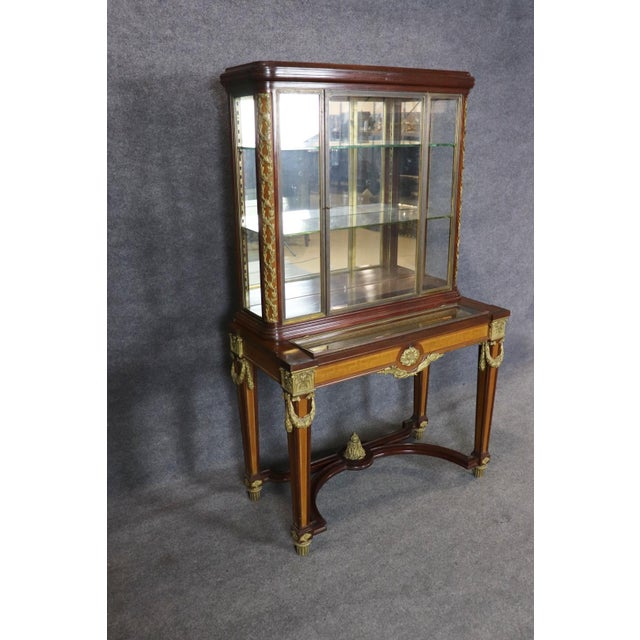 1910s 1910s Bronze Mounted French Louis XVI Style Vitrine Display Cabinet For Sale - Image 5 of 14