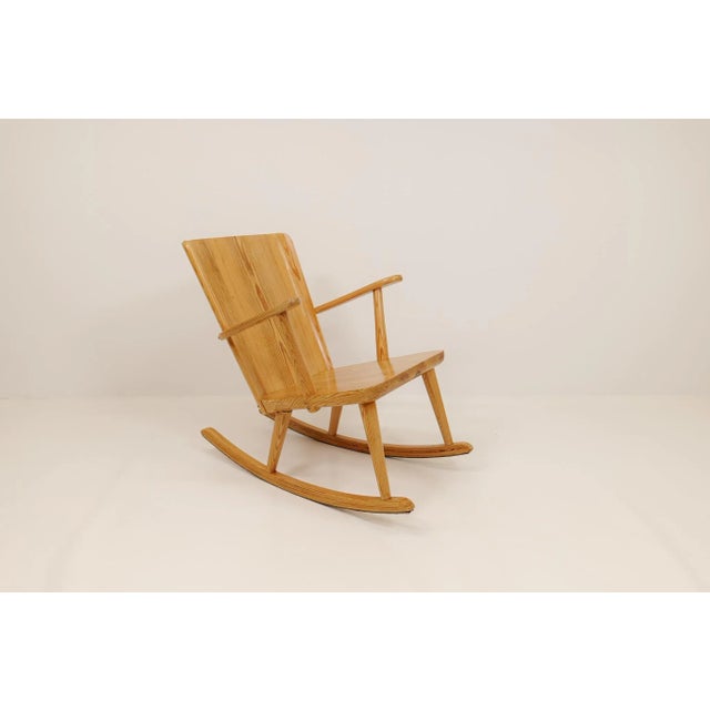 Mid-Century Rocking Chair in Pine from Göran Malmvall, Sweden, 1940s For Sale - Image 4 of 18