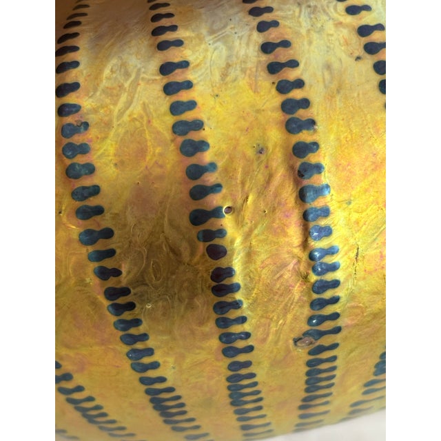 Lundberg Studios Lundberg Studios 2002 Signed Art Glass Basket Weave Vase #0161717 For Sale - Image 4 of 11
