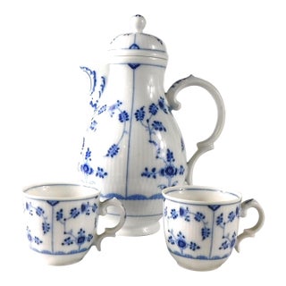 1950s Heinrich Villeroy and Boch Coffee Pot and Two Cups in Amalienburg For Sale