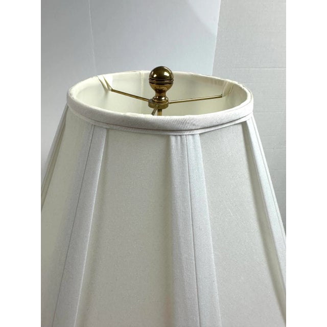 Vintage Fleur De Lis Porcelain Table Lamps Pair For Sale In Detroit - Image 6 of 11