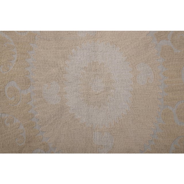 1960s Uzbek Hand Embroidery Beige and Tan Suzani For Sale - Image 5 of 10