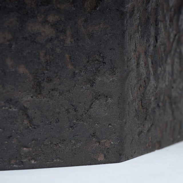 Plastic Brutalist Octagonal Coffee Table in Black Stone-Look Resin, 1970s For Sale - Image 7 of 17