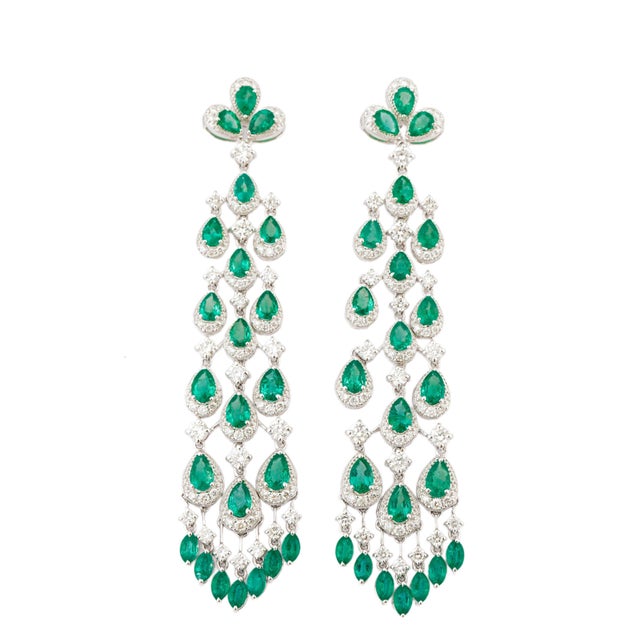 Natural diamond 2.49cts & emerald 5.67cts earring in 18k gold For Sale - Image 12 of 18