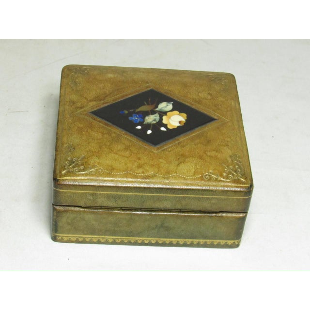 1940s Italian Pietra Dura Inlaid Box For Sale - Image 5 of 12