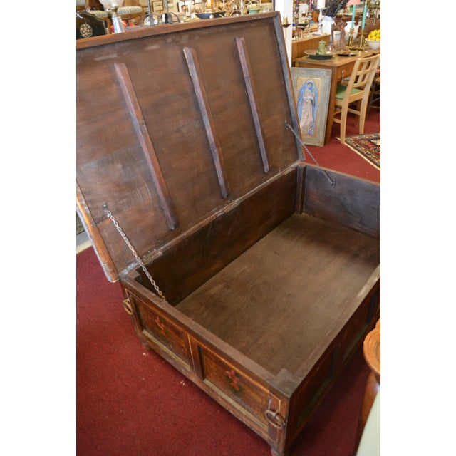 1980s Hand Painted Color Florals Large Wooden Trunk Box / Coffee Table W/Iron Rings For Sale - Image 4 of 13