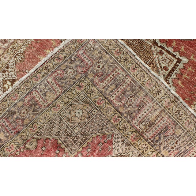 Turkish Vintage Turkish Oushak Rug With Geometric Star Medallion in Red, Ivory and Taupe For Sale - Image 3 of 7