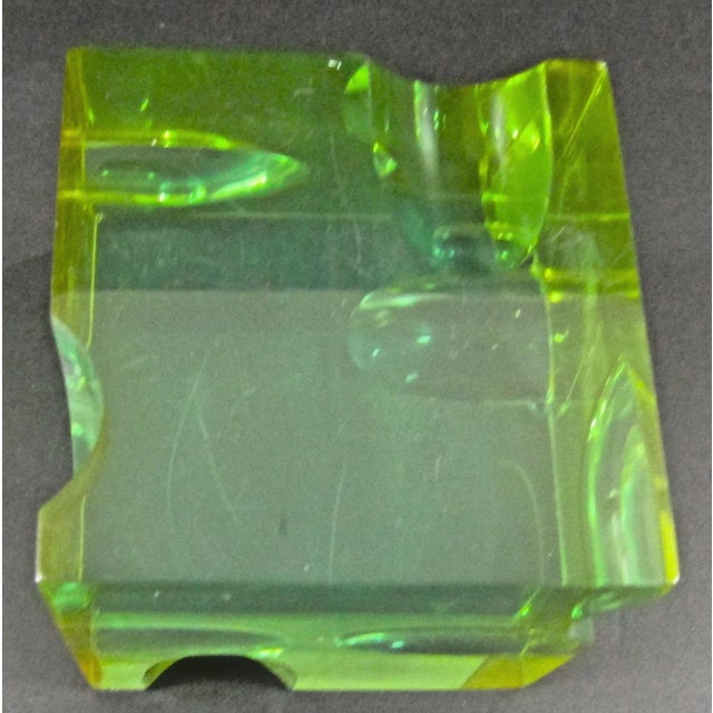 1960s Mid-Century Optical Light and Space Sculpture Green Lucite Cube Attributed to Roz Stroll For Sale - Image 12 of 12