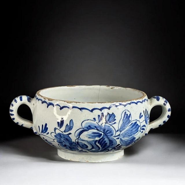 Blue Blue and White Floral Tin-Glazed 2-Handled Delft Bowl, 18th Century For Sale - Image 8 of 8