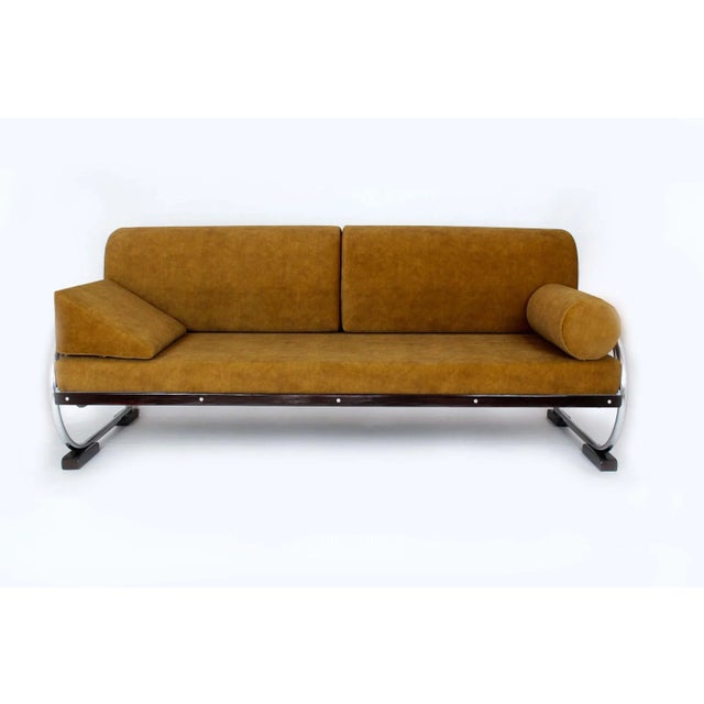 This Bauhaus-style sofa was produced by Hynek Gottwald in the 1930s. It has been fully restored with new mattresses...