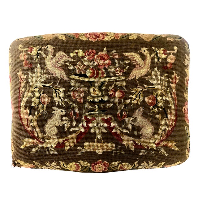 French Late 19th-Century Louis XV-style Bench With Needlework Upholstery For Sale - Image 3 of 11