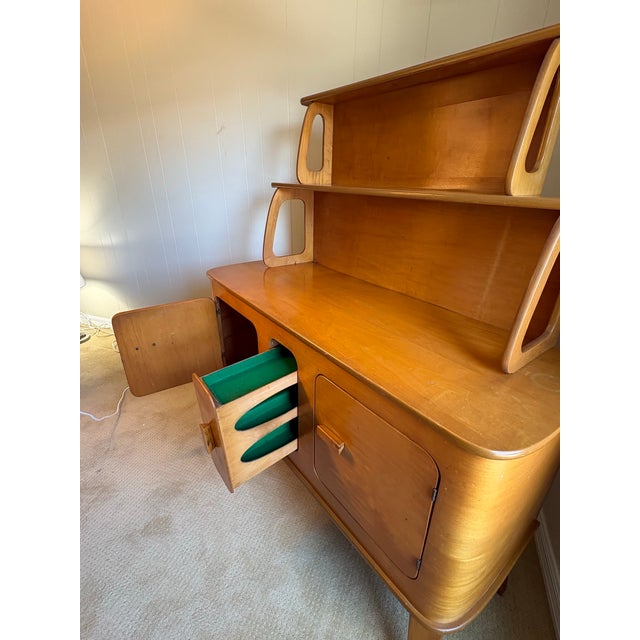 1940s Herbert Von Thaden for Thaden-Jordan Furniture — 1940s Bentwood Sideboard With Two-Tier Hutch For Sale - Image 5 of 12