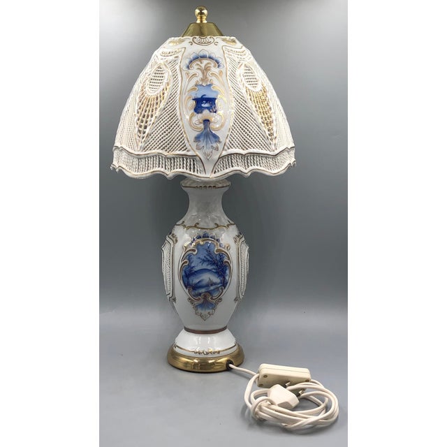 Porcelain Lamp with Vases in Reticulated Porcelain from Klausenburg, 1980s, Set of 3 For Sale - Image 4 of 18