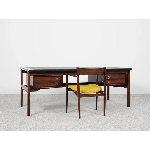 This XL desk is designed by Arne Vodder and manufactured by Sibast in Denmark in the 1960s. It is a top piece in very good...