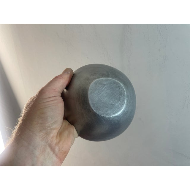 Gold 1970s Mid-Century Modern Decor Collection: 3-Piece Amberina, Gold Starburst, and Textured Pottery Set For Sale - Image 8 of 10