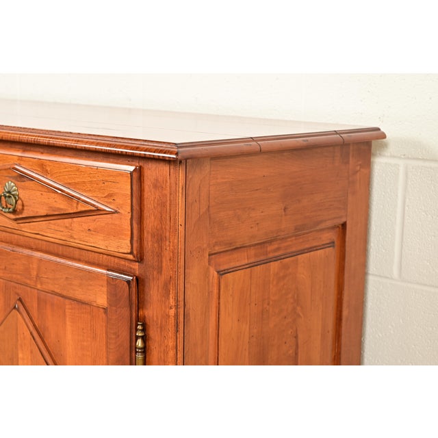 Ethan Allen French Provincial Louis XV Carved Solid Maple Sideboard or Bar Cabinet For Sale - Image 11 of 17