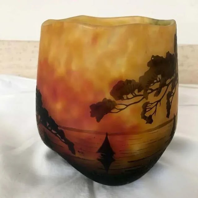 Traditional 19th Century Daum Nancy Cameo Glass Vase For Sale - Image 3 of 12