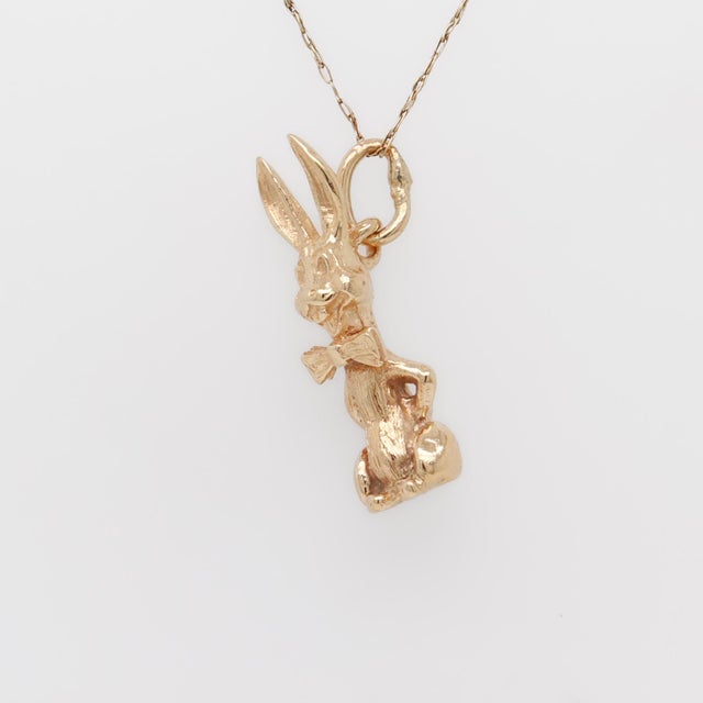 Gold Vintage 10k Gold Buggy's Bunny or Harvey the Rabbit With Bowtie Charm For Sale - Image 8 of 13