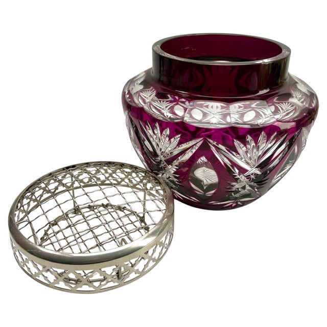 Large Pique Fleurs Vase in Cut-to-Clear Crystal with Grille from Val Saint Lambert, 1935 For Sale - Image 4 of 11