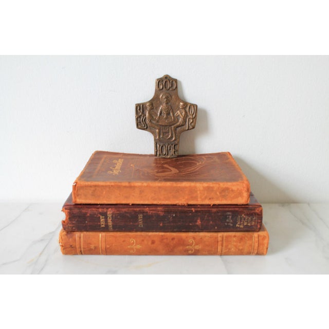 Brutalist Brutalist-Style Bronze Wall Cross Depicting the Last Supper "God Bless Our Home" For Sale - Image 3 of 5