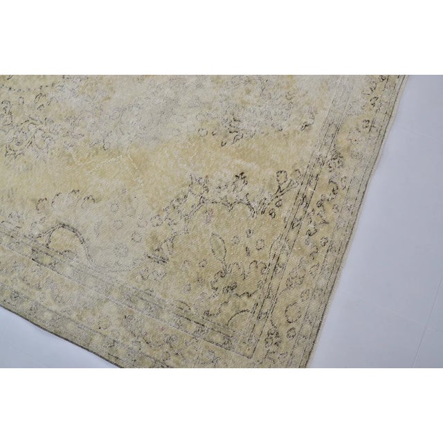 1950s Oushak Handknotted Floral Rug For Sale In Phoenix - Image 6 of 10