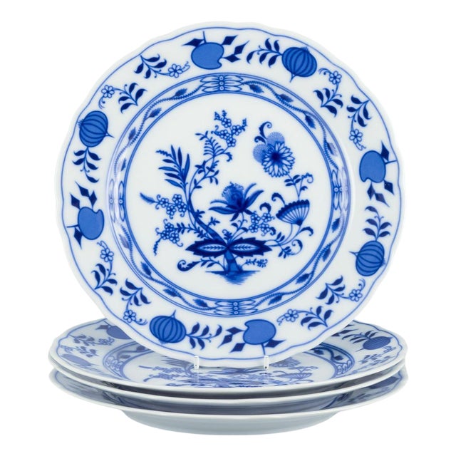 Porcelain Dinner Plates with Blue Onion Patterned Decoration, 1930s, Set of 4 For Sale