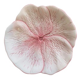 Example of Ashtrays and Catchalls