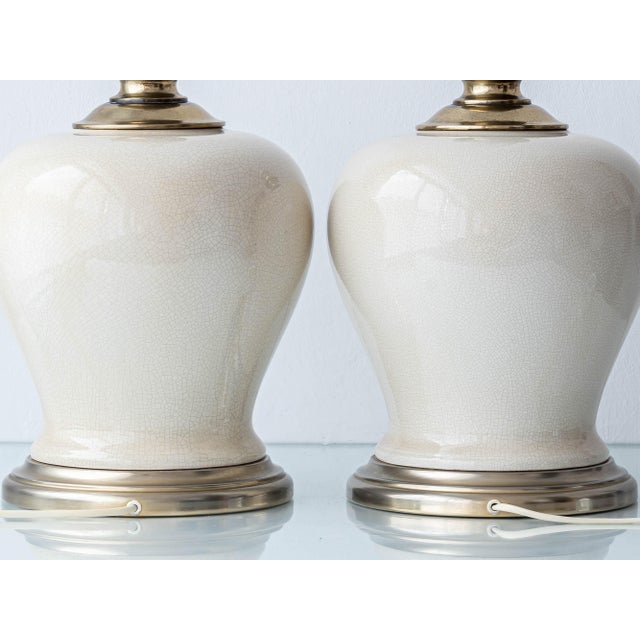 1980s Cream Crackle-Glaze Ceramic Ginger Jar Table Lamps, France, 1980s, Set of 2 For Sale - Image 5 of 17