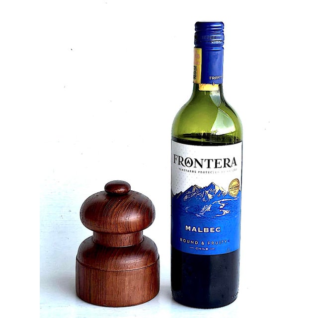 1960s 1960s Jens Quistgaard Dansk Teak Wood Model No 1616 Salt Shaker & Pepper Mill For Sale - Image 5 of 13