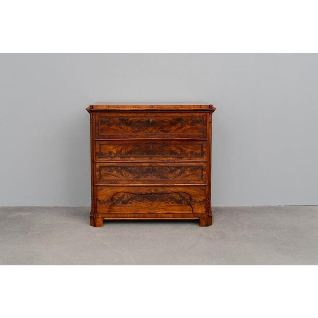 19th Century Biedermeier Chest of Drawers in Mahogany For Sale - Image 3 of 18