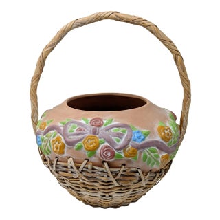 Vintage 1950s Regency and Mid-Century Modern Woven Straw and Terracotta Basket For Sale