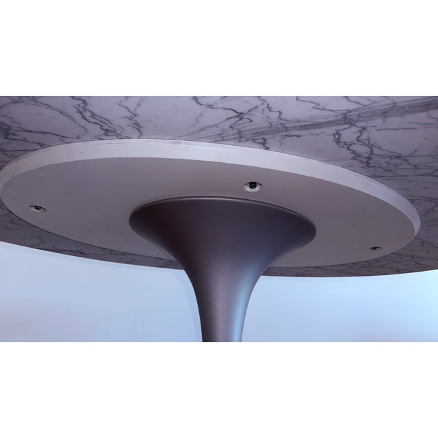 White Eero Saarinen Oval Tulip Dining Table — 72" Arabescato Marble, Knoll For Sale - Image 8 of 8