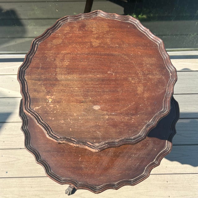 Early 20th Century Ferguson Bros MFG Mahogany Pie Crust Two-Tier Dumbwaiter Table For Sale - Image 4 of 9