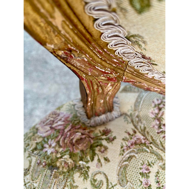 Pair of Elegant Antique Gilded Louis XVI Style Chairs. Some Restoration Required For Sale In Miami - Image 6 of 12