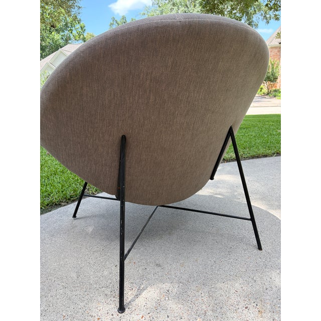 Metal Pair of Oversized Vintage Mid-Century Modern Saucer Lounge Chairs, Italian Modern Style For Sale - Image 7 of 11