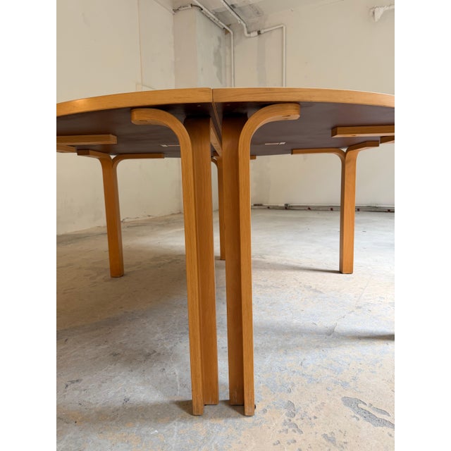 Round Dining Table in White Beech by Rud Thygesen & Johnny Sørensen for Magnus Olesen For Sale - Image 5 of 11