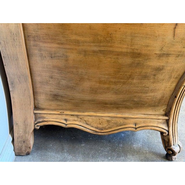 Antique French Louis XV Bombe Commode - Bleached Oak For Sale - Image 9 of 17