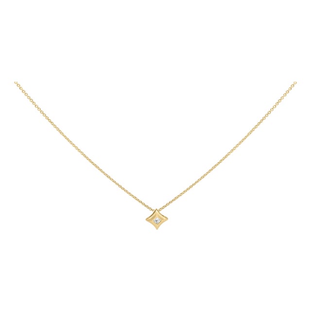 10K Yellow Gold 1/5 Cttw Bezel Set Princess Diamond Kite Shaped Solitaire Pendent Necklace For Sale