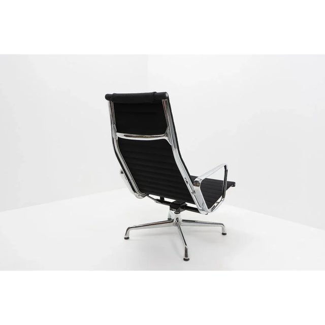 Excellent condition. Hopsack fabric professionally cleaned. This piece has an attribution mark, I am sure that it is...