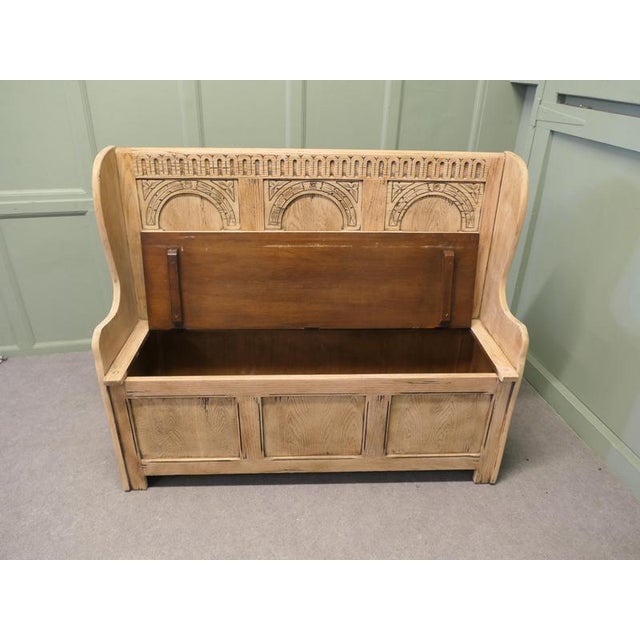 High Back Oak Settle with Carved Back Panels, 1920 For Sale - Image 4 of 8