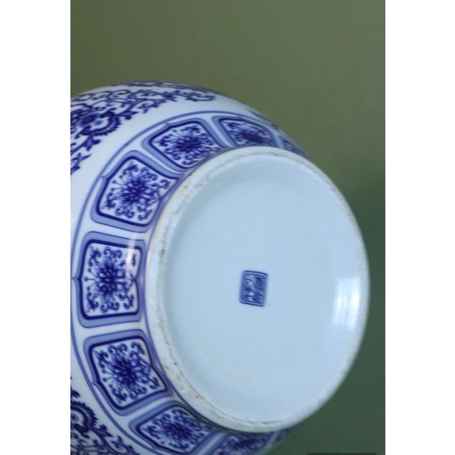 Vintage Chinese Blue and White Porcelain Tianqiuping Celestial Globe Vase - 22 Inches For Sale In New York - Image 6 of 6