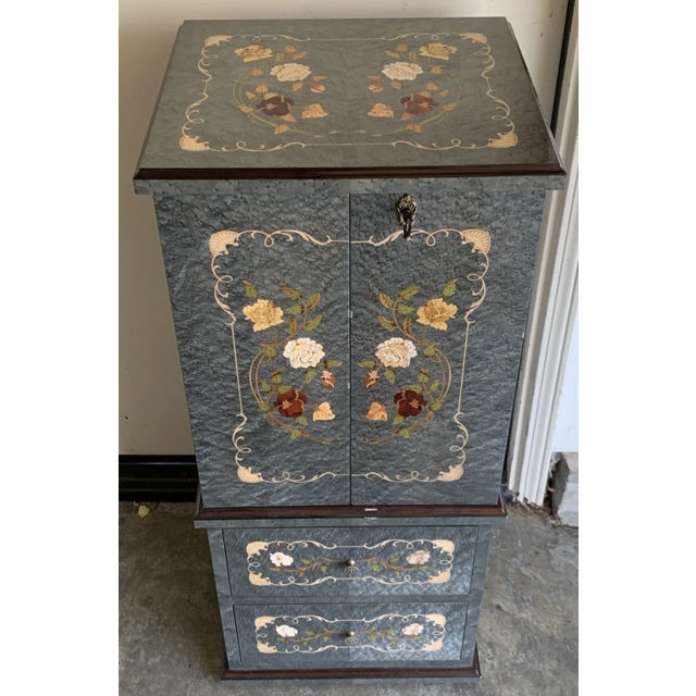 Green Handmade Italian Jewelry Case For Sale - Image 8 of 12