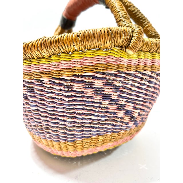 Late 20th Century Vintage African Bolga Basket – Handwoven Ghana Market Basket With Leather Wrapped Handle For Sale - Image 5 of 9